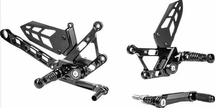 Commandes reculées ajustables GILLES TOOLING MUE2 noir Yamaha MT-10 2022/2023